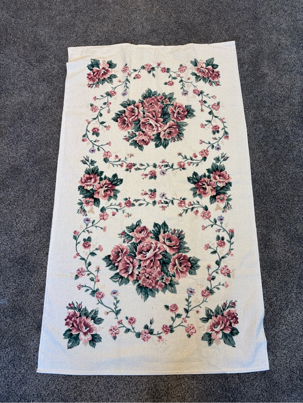 Vintage Cannon Royal Family Floral Bath Towel Pink Rose Cottagecore 1pc